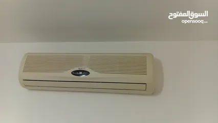  1 مكيف طن ونص عادي بحالة الوكالة شغال راكب  100/100 عالفحص