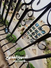 11 للبيع شقة في عمان الدوار الرابع شارع الخالدي الطبي تصلح لكافة الاستثمارات الطبية والتجارية موقع حيوي