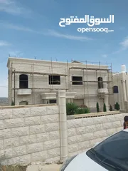  18 ابو عميد للمقاولاتتكحيل حجر وتلبيس حجر وقصارة داخلي وخارجي وقصارة عتيكوت وعمل شلالات عزل اسطح وجدران