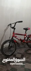  1 بسكليت مستعمل بحالة جيدة حجمه متوسط