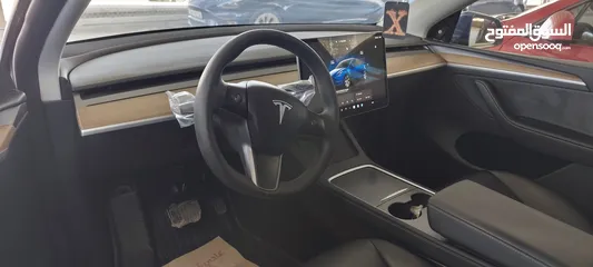  8 Tesla Model Y 2023 Dual Motor Long Range