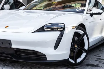  22 Porsche Taycan 2022  كهربائية بالكامل