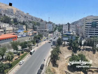  6 مكتب للبيع موقع مميز جدا  برج الساعة