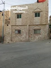  4 منزل مؤلف من طابعين كل طابق شقتين وكل شقه  غرفتين ومطبخ وحمام وصالون