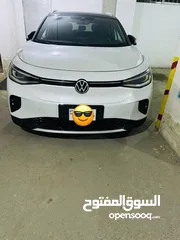  6 Volkswagen ID.4 Pro piano black  ‎بيانو بلاك موديل 2021