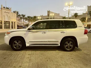  6 تويوتا لاند كروزر ابيض ثلجي  VXR 2014 5.7 للبيع