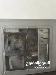  6 كمبيوتر قديم للبيع بس ناقصه كرت شاشه معو كيبل تشغيل و مع كيس مرتب تشوف جواه زي الجيمنج بسعر رخيص