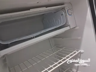  3 ثلاجة مكتب samix حالة ممتازة جدا