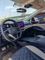  5 VOLKSWAGEN ID.6 CROZZ PRO  7 مقاعد