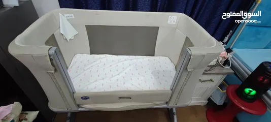  2 Chicco Baby Crib for Sale with other freebies