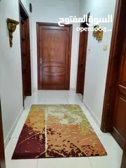  9 شقه  في اربد قرب مستشفى الراهبات 270 طابقيه للبيع