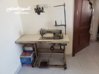  1 ماكنة درزه بحاله جيده جدا