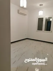  14 شقة بمواصفات خمس في منطقة حيوية بالخوض 6 مقابل جامعة الساطان قابوس