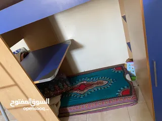  4 kids bed with small coupard
