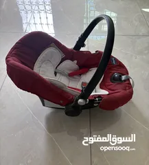  4 Chicco infant car seat and carry cot - مقعد سيارة وكوت أطفال تشيكو