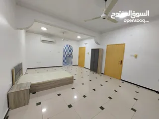  8 غرفة ماستر مفروشة فالدور الأرضي مع مطبخ تحضيري بالقرب من مستشفى السلطاني..