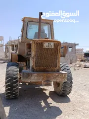  1 جرافه شغاله وجرافه تحتاج لصيانه