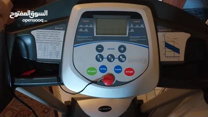  5 TD240A treadmill for sale  in a very good condition مكنة مشي للبيع بحالة جيدة جداً