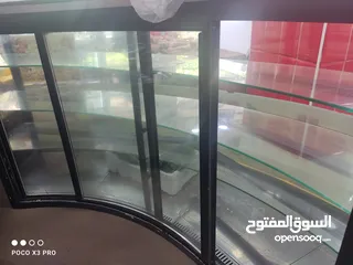  1 عدة مطعم كامله للبيع استعمال اشي خفيف