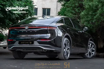 8 Toyota Crown hybrid 2023 premium