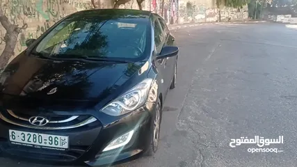  11 هيونداي i30 سنة 2016 اوتومات مع فتحة بانوراما....نخب