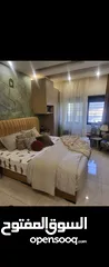  2 سرير king size 180x200. مع رأسية  منجد اقل نوعية قماش و فرشة تركية ممتازة و مستعملة 6 شهور.