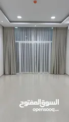  1 شقة فخمة للإيجار مطلة على البحر  Luxurious apartment for rent with sea view.