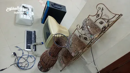  2 للبيع كمبيوتر مع كيس مع كيبورد مع طابعه مزهريه مع منصب رفوف مستعمل