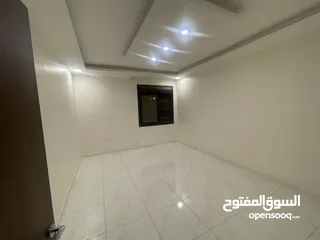 14 طالبات طلاب شقة فاخرة فارغة للايجار طابق ثاني مصعد مساحة  190م واسعة الراهبات كل طابق شقتين