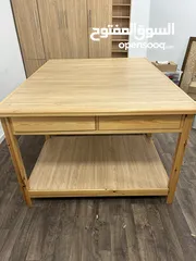  6 / طاولة فصالة مع كرسيين /Table de coupe plus deux tabourets