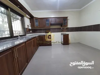  8 شقة مميزة - ضاحية الرشيد - 4نوم 2ماستر - 250م - قرب الخدمات العامة