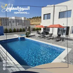  1 شاليهين اثنين  على ارض 4 دونم للبيع و غرفة للحارس  و مستودع. المشروع مفروش كامل و عمر البناء سنة
