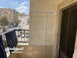  3 يوجد لدينا خدمه صيانه لجميع انواع اجهزه التكيف الحديثه افري استاند دكت سبلت فريق مجهز بلكامل لخدمتك