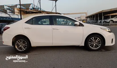  8 Toyota Corolla SE+ V4 2.0L Model 2014