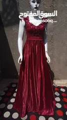  2 فستان مستخدم قليل