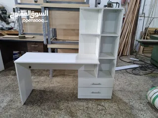  1 تشكيلة طاولات للعمل والدراسة تناسب الجميع مع إمكانية اختيار اللون والقياس حسب الطلب