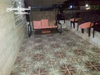  11 منزل للبيع في الجويده/ ام زعرورة مقابل مطعم ابو زغلة