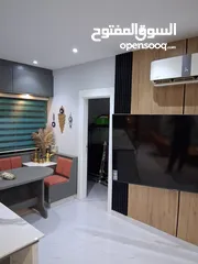  1 شقه سكنيه استثمارية مميزه للبيع