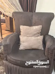  4 طقم كنب للبيع في حالة ممتازة