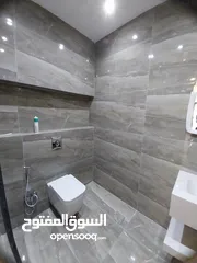  3 الكرسي 185م وتراس امامي وتراس جانبي وخلفي