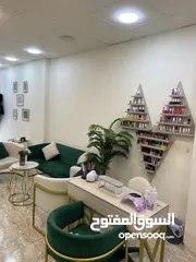  14 صالون سيدات مجهز كامل بجميع مرافقه والمعدات والديكور ممتاز ضمانه شهري