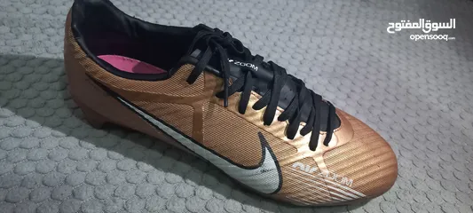  4 بوت رياضي اير زوم  نايكي