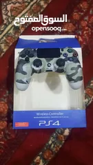  1 جوستك ps4 برو جديده ما مستخدمه ب 35 وبيها مجال