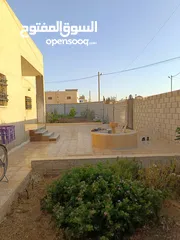  13 منزل للبيع