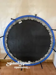  1 ترامبولين ( نطيطة للاطفال ) مقاس القطر 1.5 م بحالة جيدة جدا ممتع للاطفال تمارين رياضية
