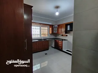  12 شقه مميزة للبيع