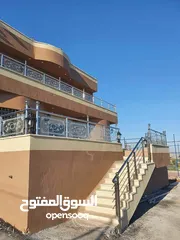  12 تركيب السيكوريت والمرايا وجميع أعمال الزجاج والألمنيوم بجودة عالية"