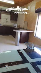 9 شقه مفروشه قريبه من الخدمات ومن المالك مباشره بناية عائلات واثاث جميل