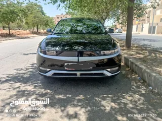  27 سياره موديل 2022 ايونك 5 كهربائيه لون اسود ميتاليك دفع رباعي اكبر بطاريه تمشي فوق 550 كيلو سبعه جيد