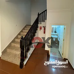  9 إعلان: فيلا رائعة داخل مجمع في القرم Ad: Stunning Villa in a Gated Community in Al Qurum